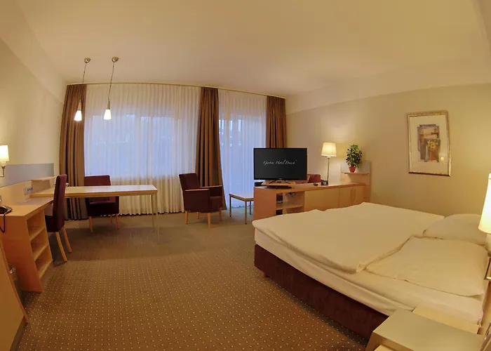 Garten-hotel Ponick מלון