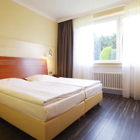 מלון Garten-hotel Ponick 3*